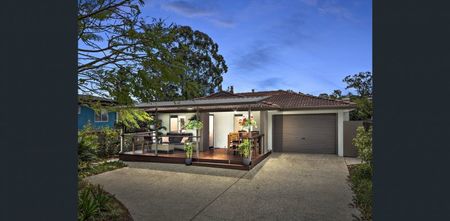 Lowset Entertainer with Generous Outdoor Space - Photo 4