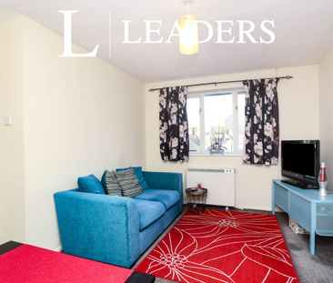 studio to rent Armoury Road, London, SE8 - Photo 2