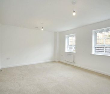 3 bedroom semi-detached house to rent - Photo 6