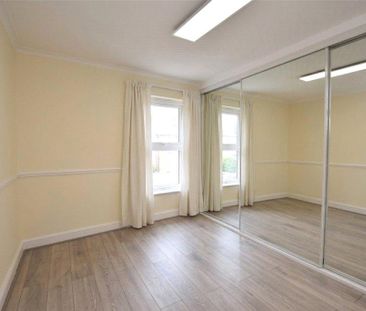 2 bedroom semi-detached house to rent - Photo 6