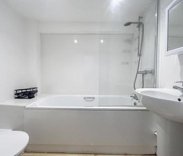 2 bedroom detached house to rent - Photo 4