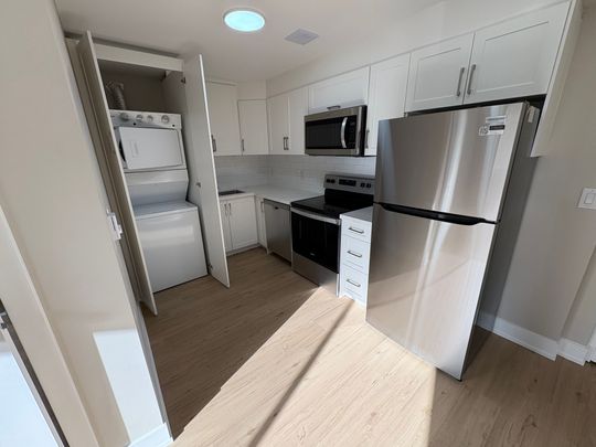 For Lease - 31 Huron Heights Drive Unit# 3, Newmarket, Ontario - Photo 1