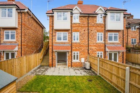 Templeside Gardens, High Wycombe - Photo 3