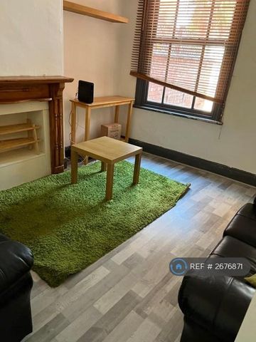 5 bedroom terraced house to rent - Photo 2