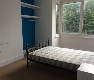 4 bedroom House To Let - Photo 4