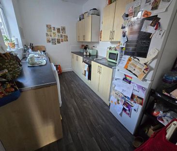 2 bedroom end of terrace house to rent - Photo 6