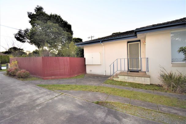 1/32 Simpsons Road, Box Hill - Photo 1