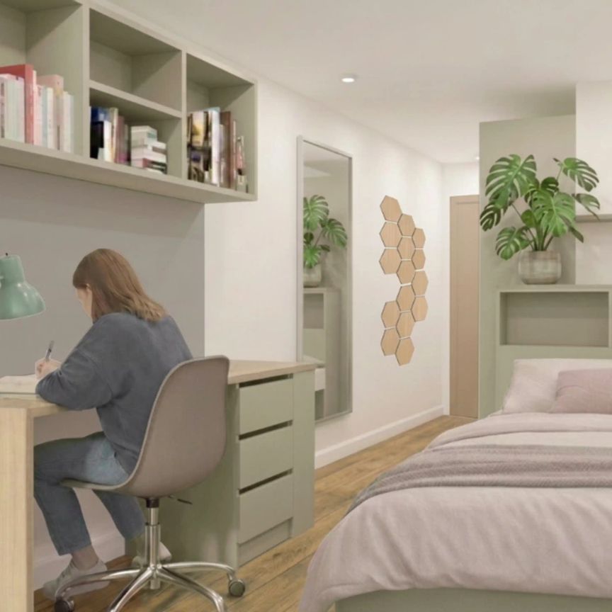 Refurbished Premium Ensuite - Photo 1