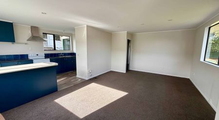 Prime Location - Photo 3