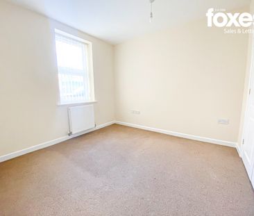 2 bed flat to rent in Rossmore Road, Poole, Dorset, BH12 2HN - Photo 2