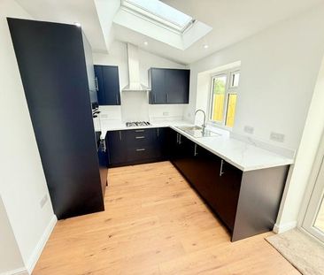 3 bedroom semi-detached house to rent - Photo 5