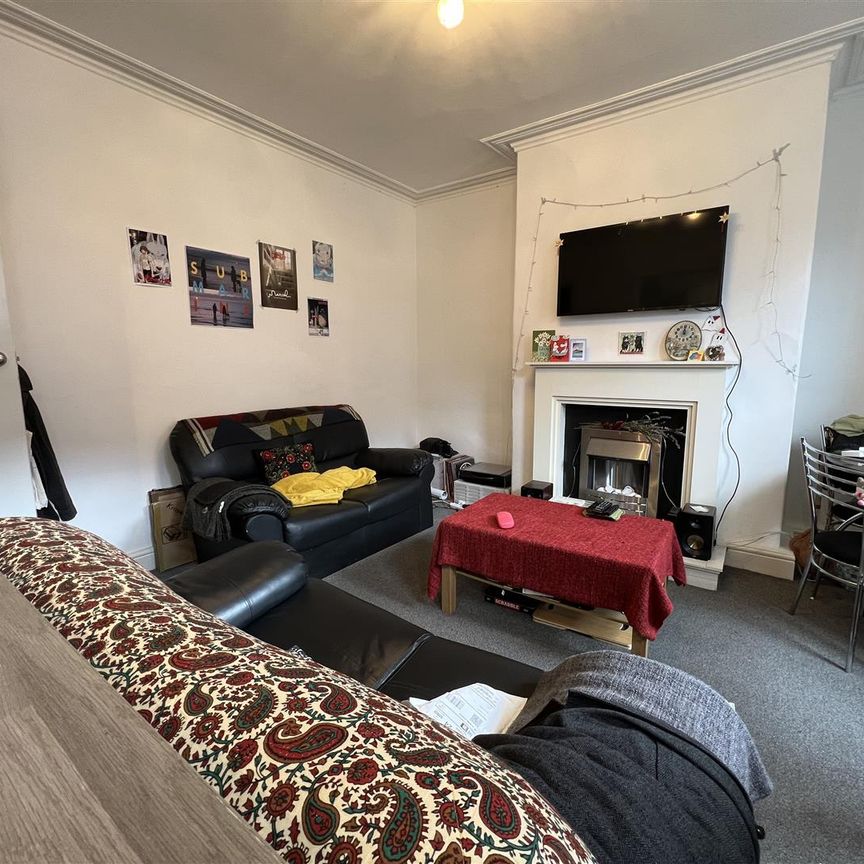 2 bedroom terraced house to rent - Photo 1