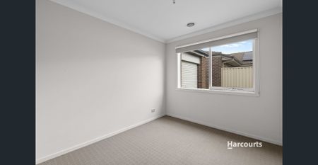 Spacious Modern Family Living in Blue Horizons Estate - Photo 5