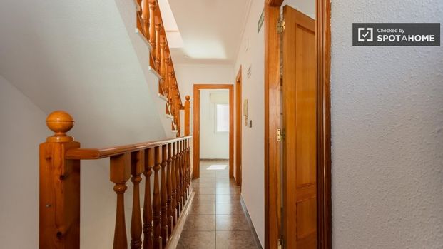 valencia, Valencian Community 46024 - Photo 1