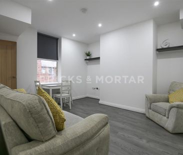 1 bedroom in a house share to rent - Photo 4