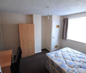 3 bedroom terraced house to rent - Photo 6