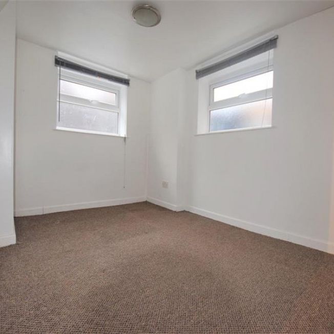 1 Bedroom Apartment Available Arranging tenancy - Photo 1