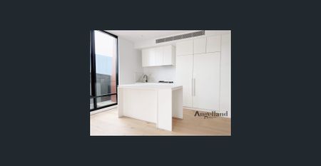 Luxury Penthouse Style Split - Level Apt For Rent - Photo 3