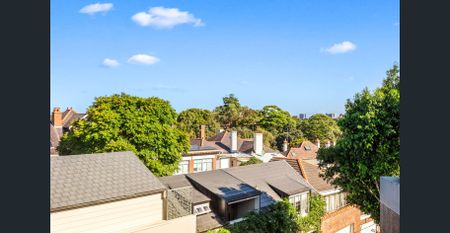 Sun-filled Living - Photo 2