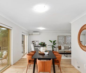 Spacious, family home, flooded with natural light! - Photo 4