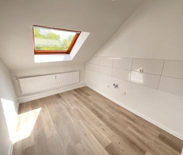 Schöne Dachgeschosswohnung mit Denkmalschutz - Photo 4