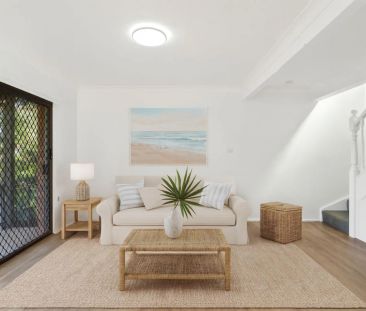 Updated townhouse in the heart of Wollongong - Photo 1