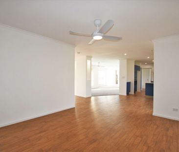 Spacious Family Home in a Quiet, Convenient Location - Photo 4