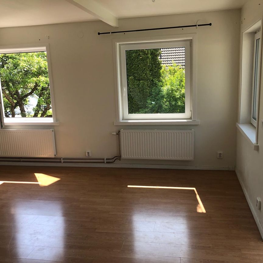 Tunvägen, Södertälje - Photo 1