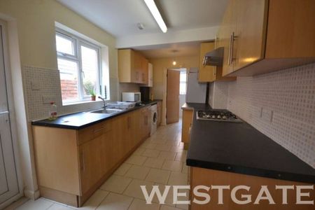 5 Bed - Pitcroft Avenue, University Area - Photo 5