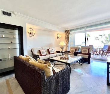 2 Bedroom Apartment For Rent in Nueva Andalucía, Málaga - Photo 2