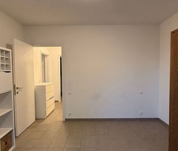 Appartement te huur in Brussel voor € 1.050 met 1 slaapkamer - Photo 2