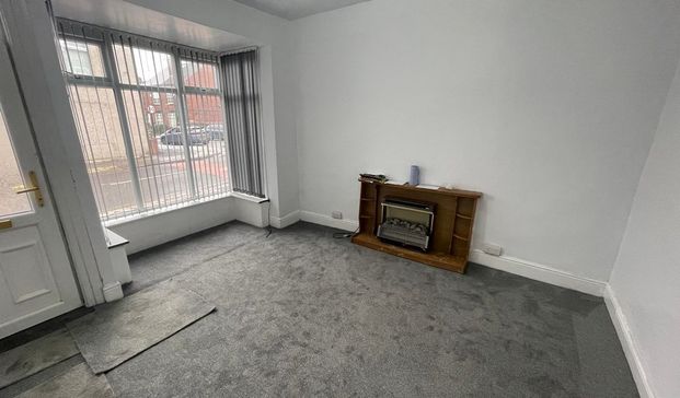 3 Bedroom House to Rent - Derbyshire Lane, Sheffield, S8 - Photo 1