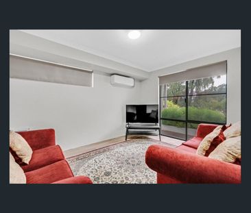 $870 per week - Photo 2