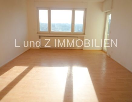 * Helle 3 Zimmer Wohnung mit Balkon * NUR BERUFSTÄTIGE Mieter erwünscht - Foto 1