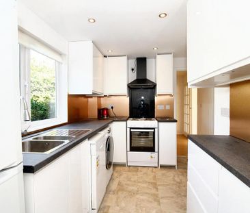 3 bedroom end of terrace house to rent - Photo 3