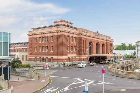 CITY CENTRE 3 BEDROOMS - Photo 3