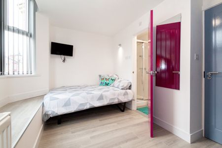 Room in a Shared House, Bigham Road, L6 - Photo 3
