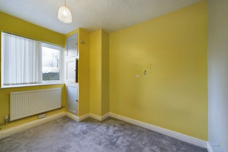 3 bedroom semi-detached to let - Photo 4