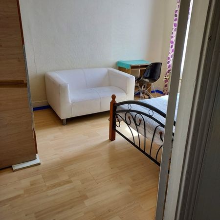 Room in a Shared House, Lawrence Road, E6 - Photo 4