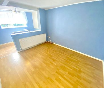 Flat to rent on - Photo 3