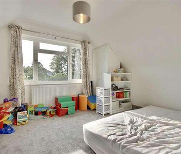 Nicholson Way, Havant, PO9 - Photo 4