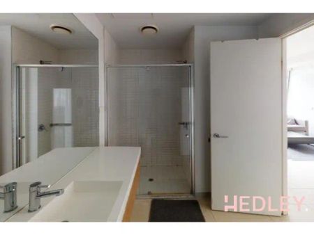 “F L I N D E R S S T R E E T” - Photo 5