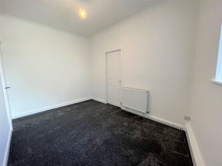 1 Bed Apartment - Photo 2