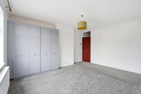 2 bedroom end of terrace house to rent - Photo 2