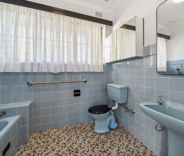 28 Pulbrook Parade, Hornsby NSW 2077 - House For Rent | Domain - Photo 6