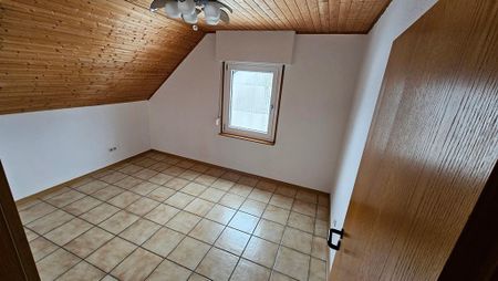 <h1 class="md:text-xl md:leading-6 mt-4 md:mt-10 lg:mb-6 mb-3 text-primary-500 font-semibold text-base leading-5"> Wohnung in Jestetten </h1> - Photo 2