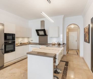 3 Bedroom Apartment For Rent in Nueva Andalucía, Málaga - Photo 2