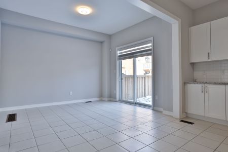 For Lease - 30 Leary Crescent, Richmond Hill, Ontario - Photo 2