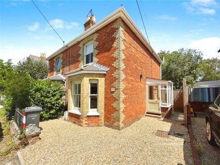 2 bedroom semi-detached house to rent - Photo 3