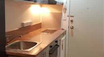 CITY CENTRAL - 1 Bedroom Apartment - Photo 4